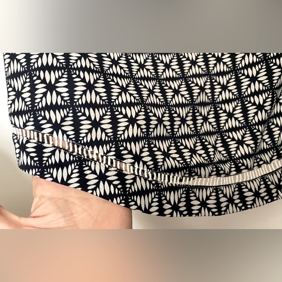 J. Crew Navy and White Pattern Blouse Size XS - Picture 3 of 7